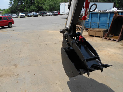 1240 Hydraulic Thumb